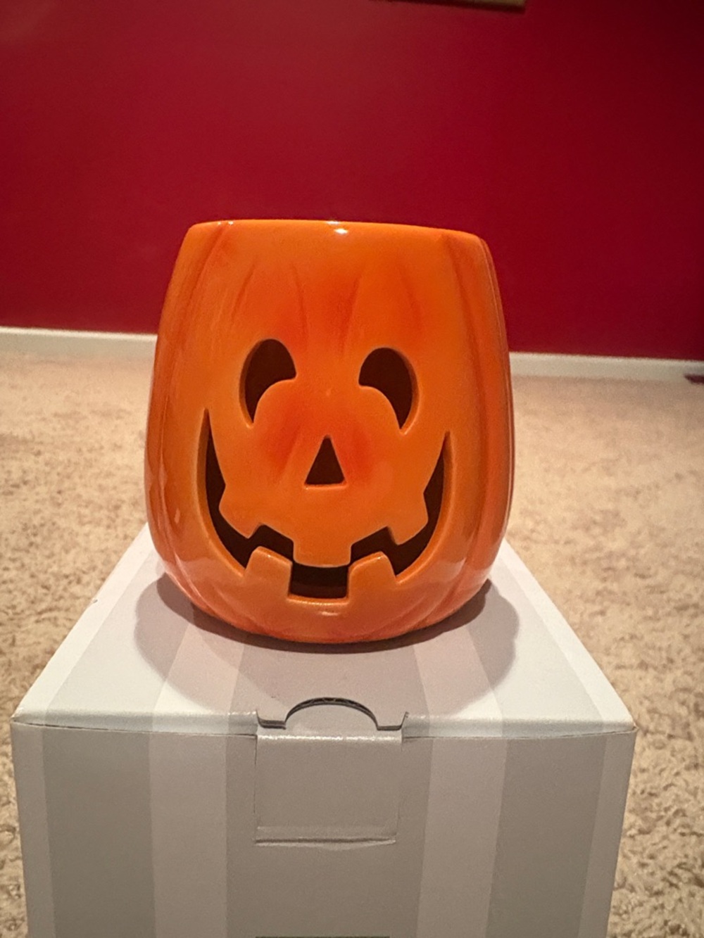 Scentsy Cut it Out Orange Jack-O'-Lantern Ceramic Mini Warmer - Picture 2 of 3